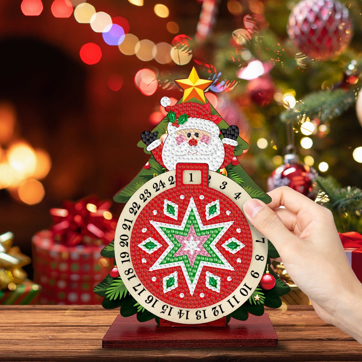 Diamond Painting Weihnachtsmann im Weihnachtsbaum