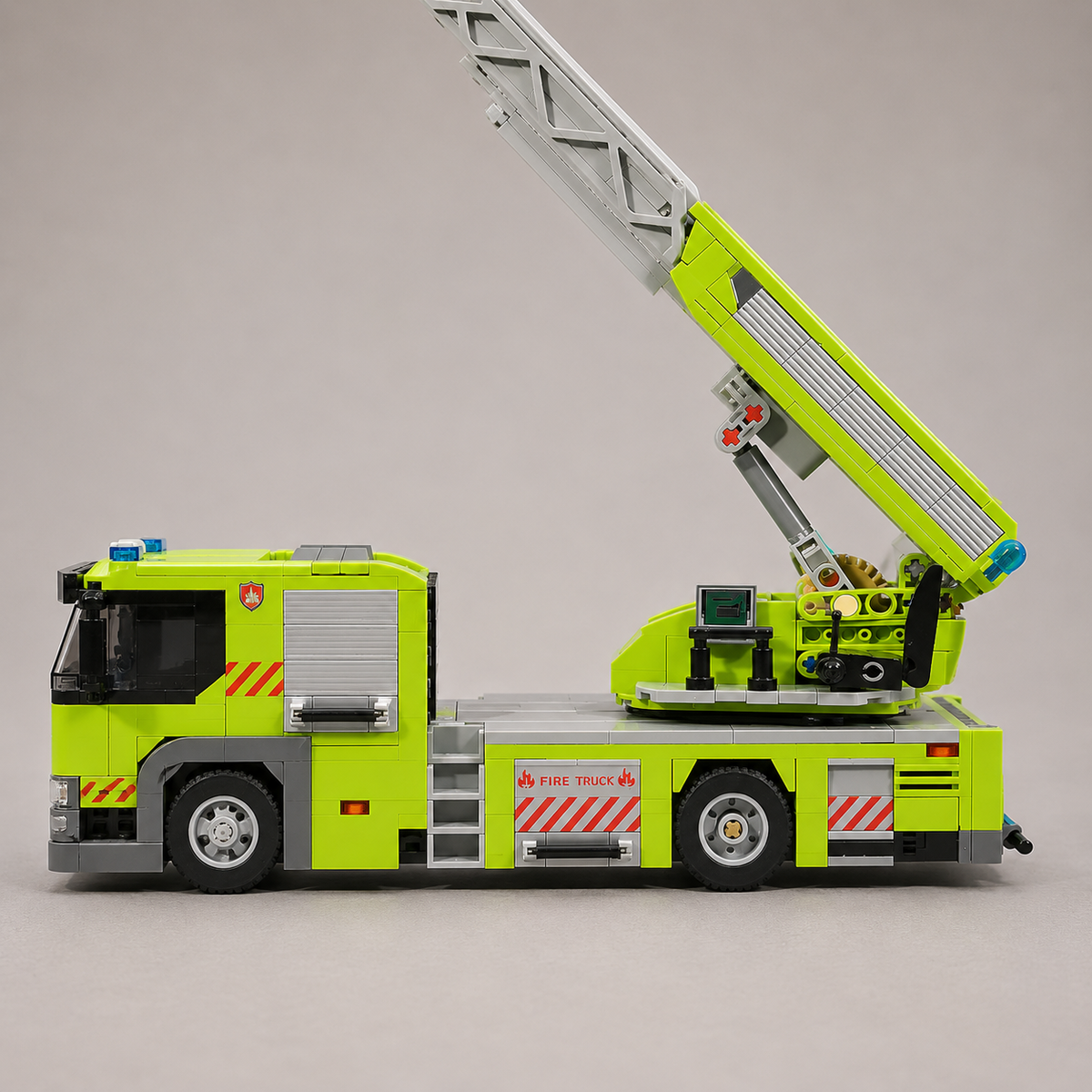 Feuerwehrfahrzeug mit Leiter Bausteinset