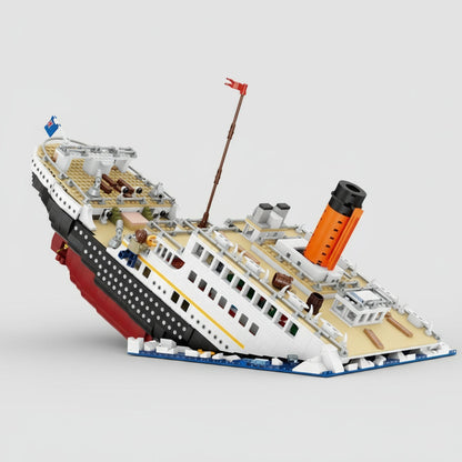 Halb gesunkene Titanic Bausteinset