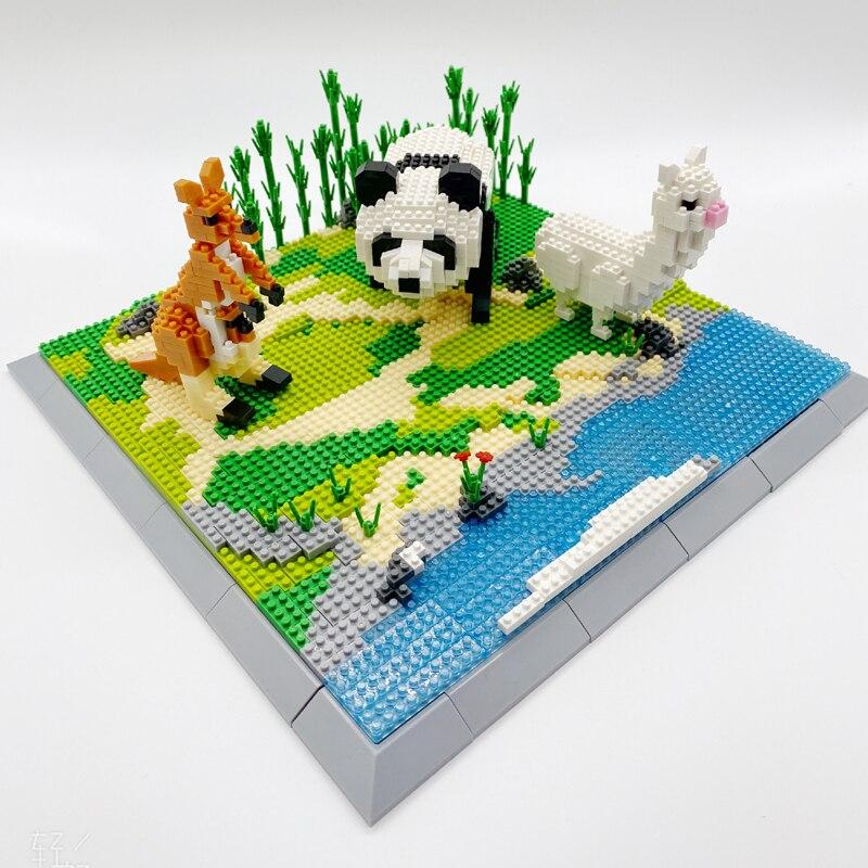 Panda, Känguru und Alpaka auf dem Gras Bausteinset
