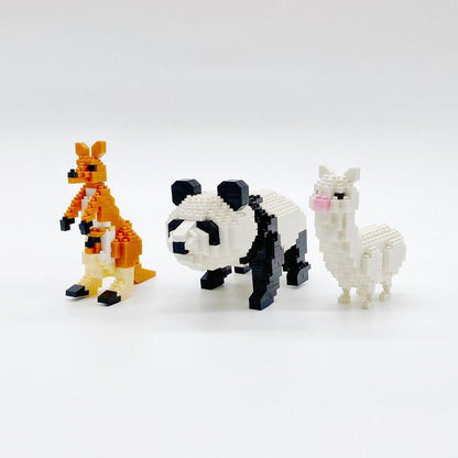 Panda, Känguru und Alpaka auf dem Gras Bausteinset